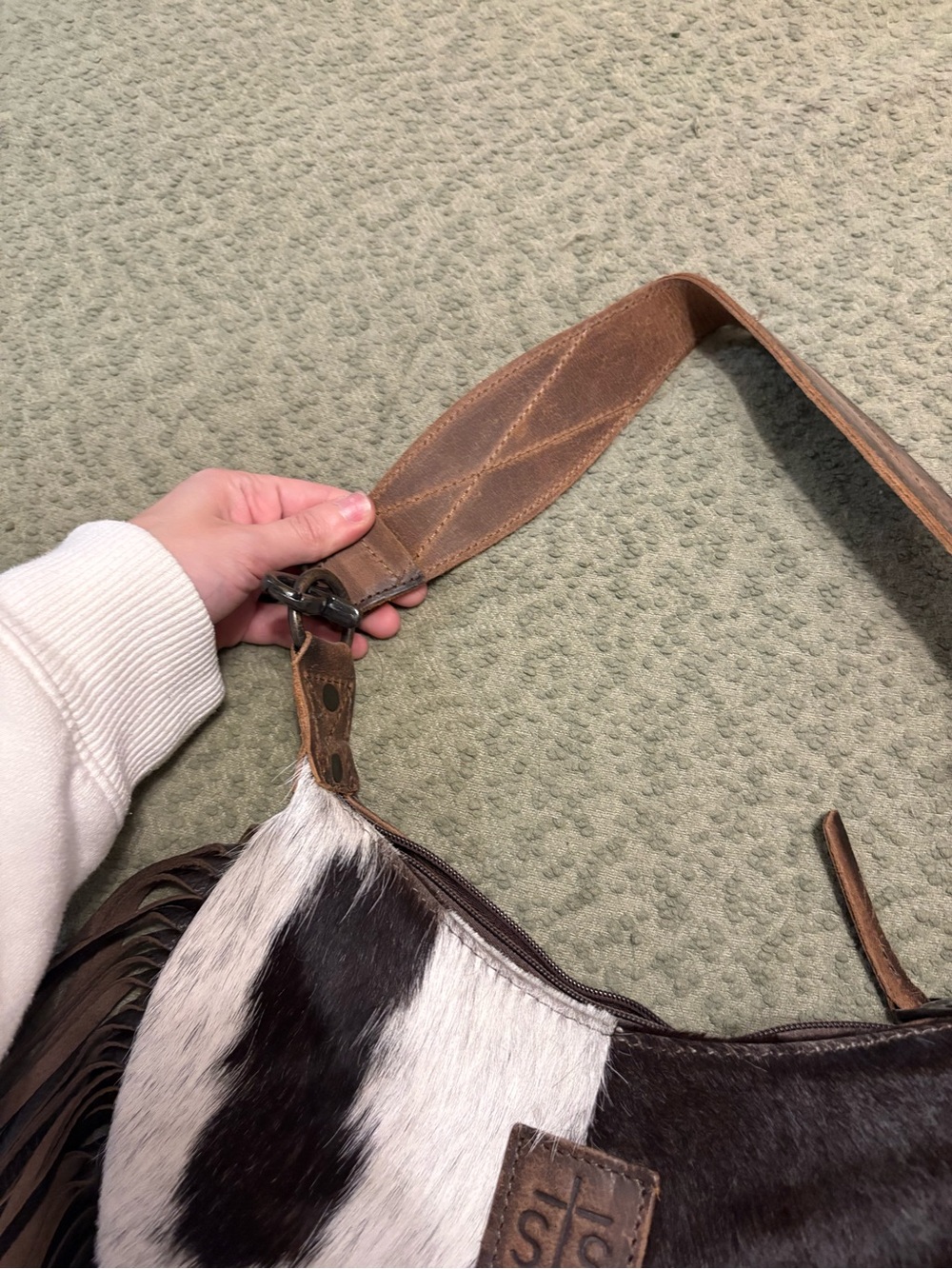 STS Ranchwear western Black & White Cowhide Fringe leather Shoulder Bag NWT - Picture 4 of 11